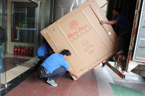 米易钢琴贵重工艺品无忧运